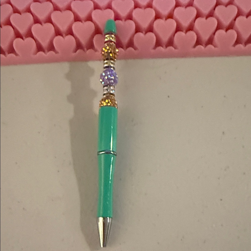 Elegant Green and Gold Pen